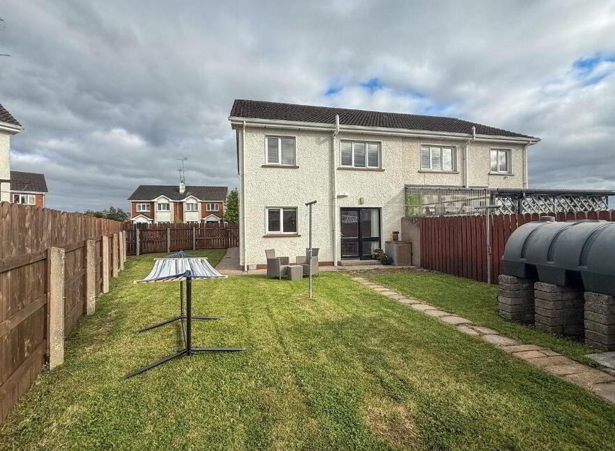 22 The Meadows, Smithborough, H18X290