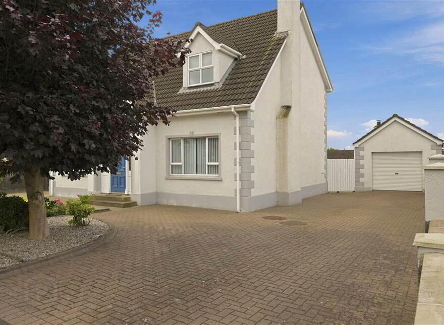 10 Woodcroft Heights, Galgorm, Ballymena, BT42 1GF