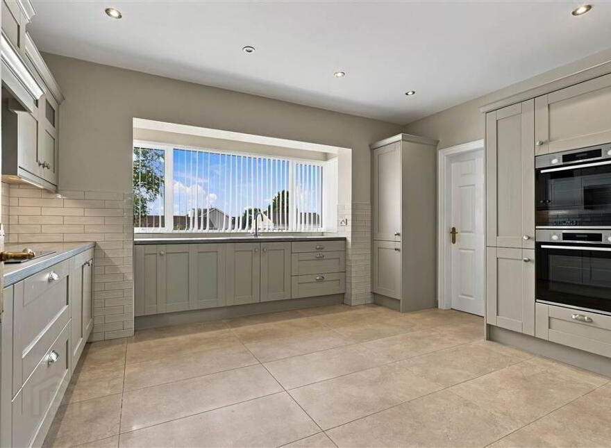 10 Woodcroft Heights, Galgorm, Ballymena, BT42 1GF