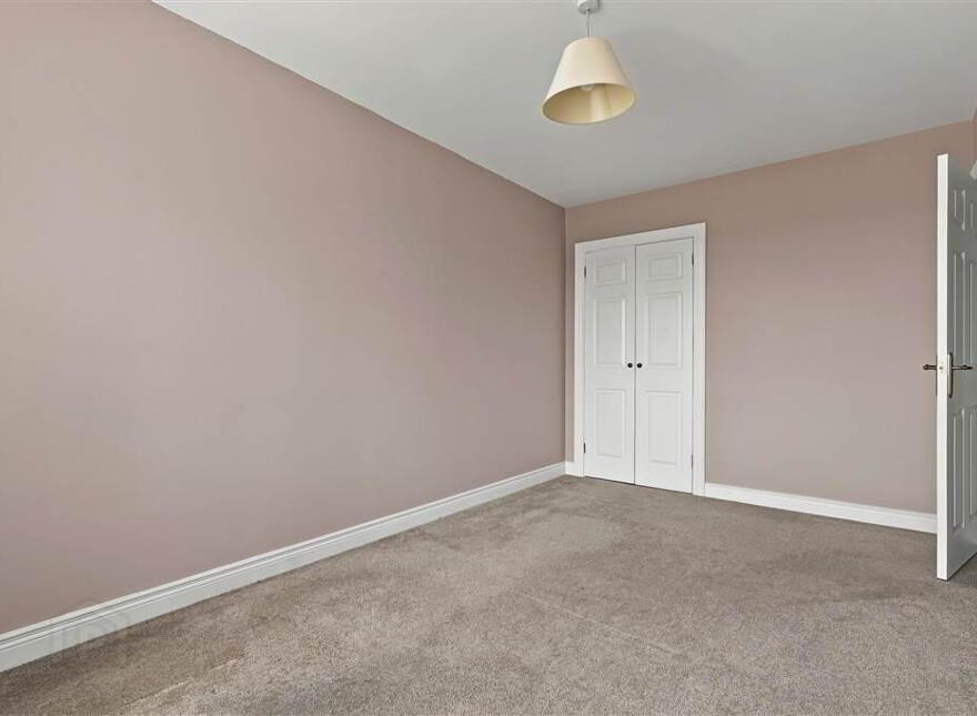 10 Woodcroft Heights, Galgorm, Ballymena, BT42 1GF