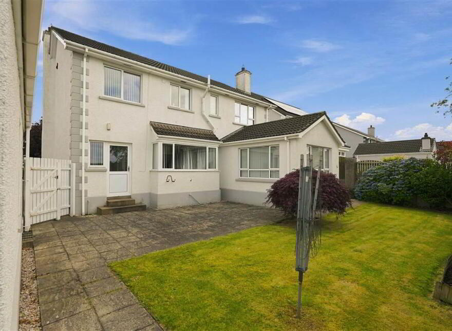 10 Woodcroft Heights, Galgorm, Ballymena, BT42 1GF