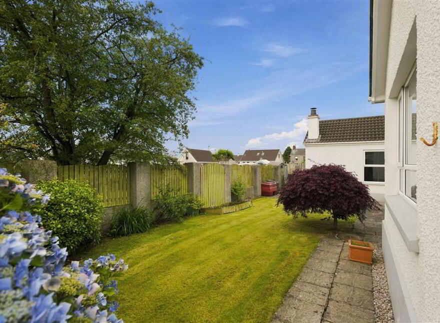 10 Woodcroft Heights, Galgorm, Ballymena, BT42 1GF