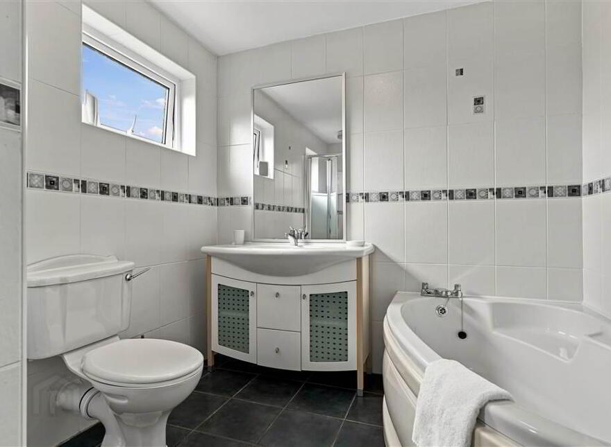 20 West Road, Portglenone, BT44 8BA
