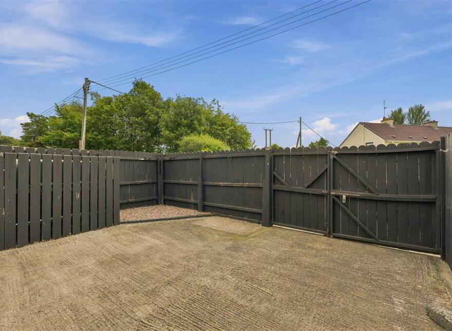 20 West Road, Portglenone, BT44 8BA