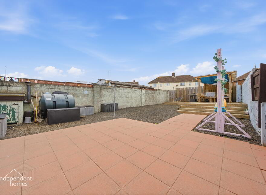12 Laharna Avenue, Larne, BT40 1NG