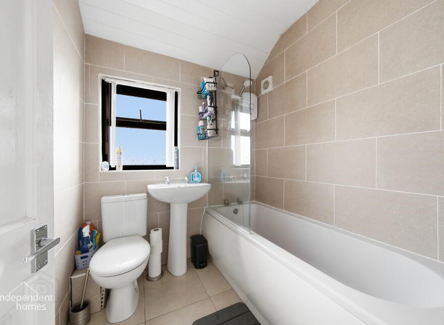 12 Laharna Avenue, Larne, BT40 1NG