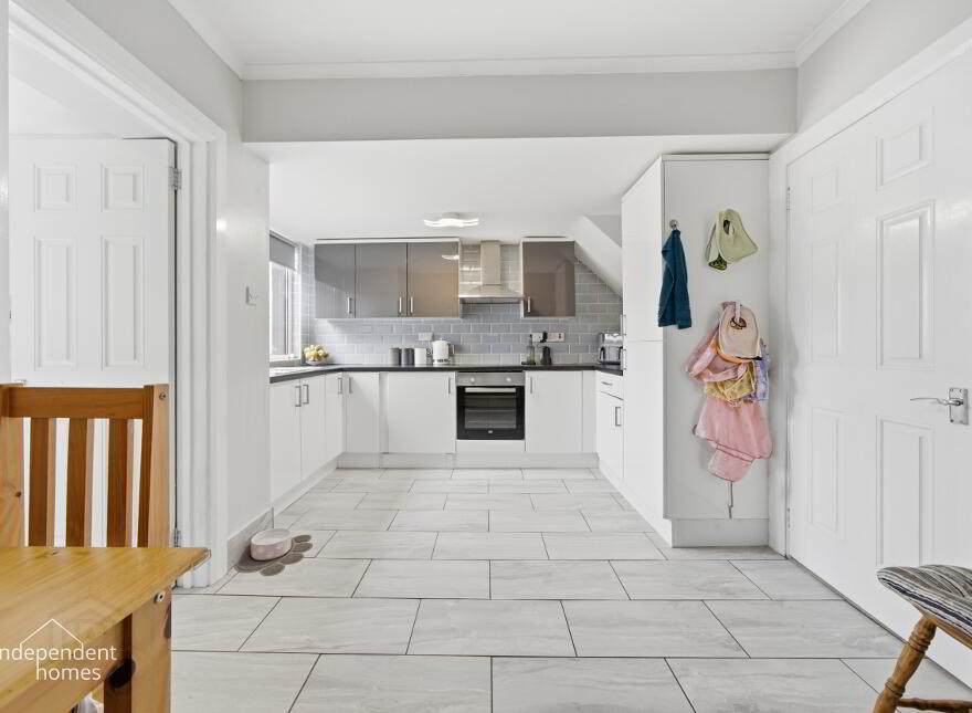 12 Laharna Avenue, Larne, BT40 1NG