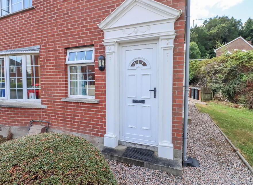 26b Dundonald Heights, Dundonald, Belfast, BT16 1XL