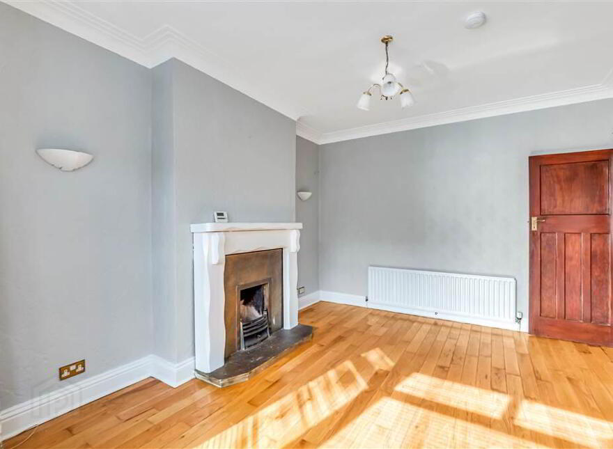 30 Locksley Park, Upper Lisburn Road, Belfast, BT10 0AR