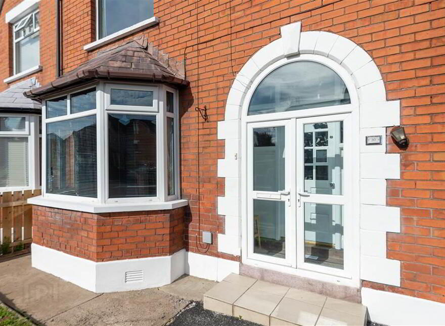 30 Locksley Park, Upper Lisburn Road, Belfast, BT10 0AR