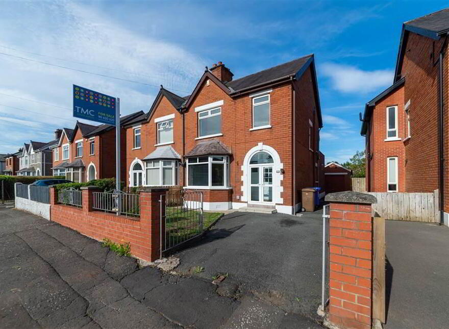 30 Locksley Park, Upper Lisburn Road, Belfast, BT10 0AR