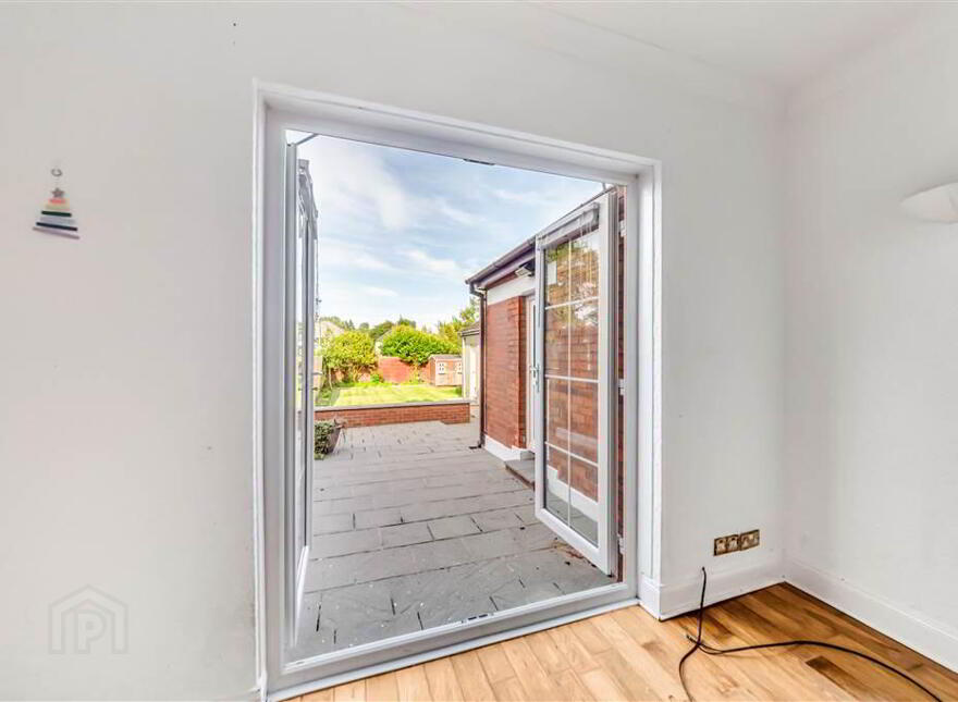 30 Locksley Park, Upper Lisburn Road, Belfast, BT10 0AR