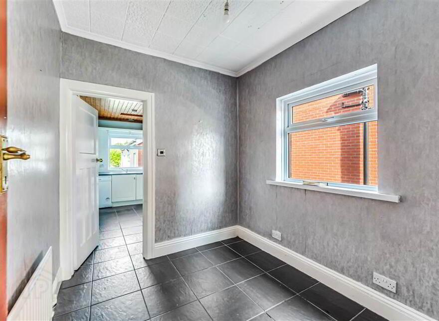 30 Locksley Park, Upper Lisburn Road, Belfast, BT10 0AR