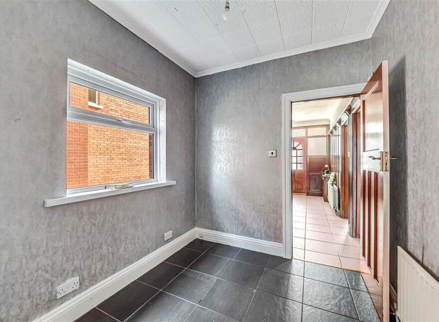 30 Locksley Park, Upper Lisburn Road, Belfast, BT10 0AR