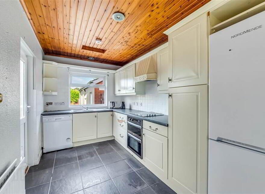 30 Locksley Park, Upper Lisburn Road, Belfast, BT10 0AR