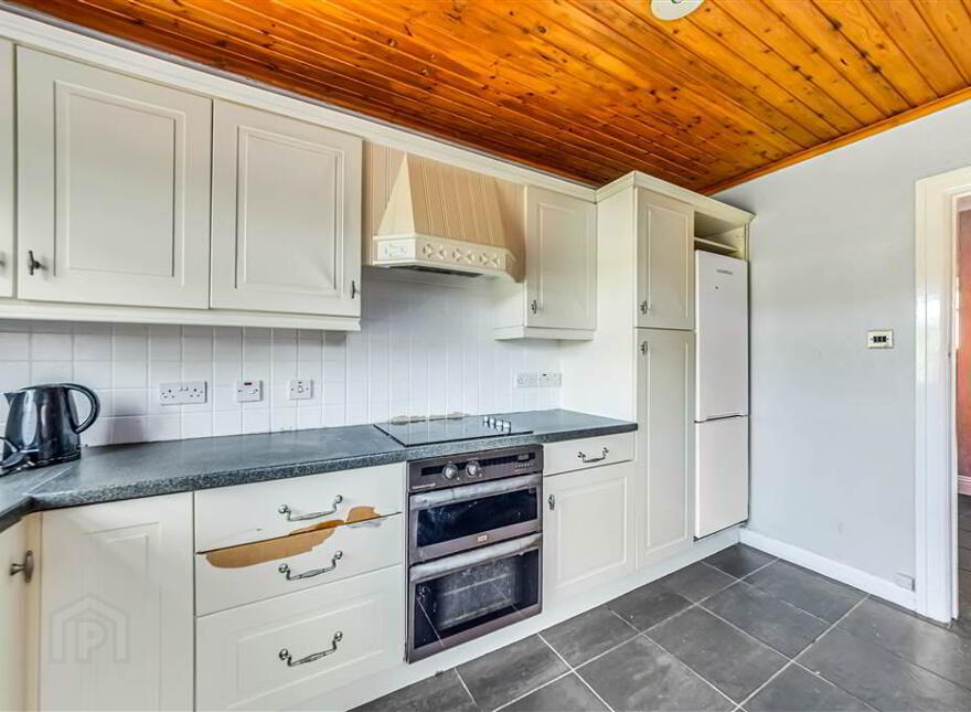 30 Locksley Park, Upper Lisburn Road, Belfast, BT10 0AR
