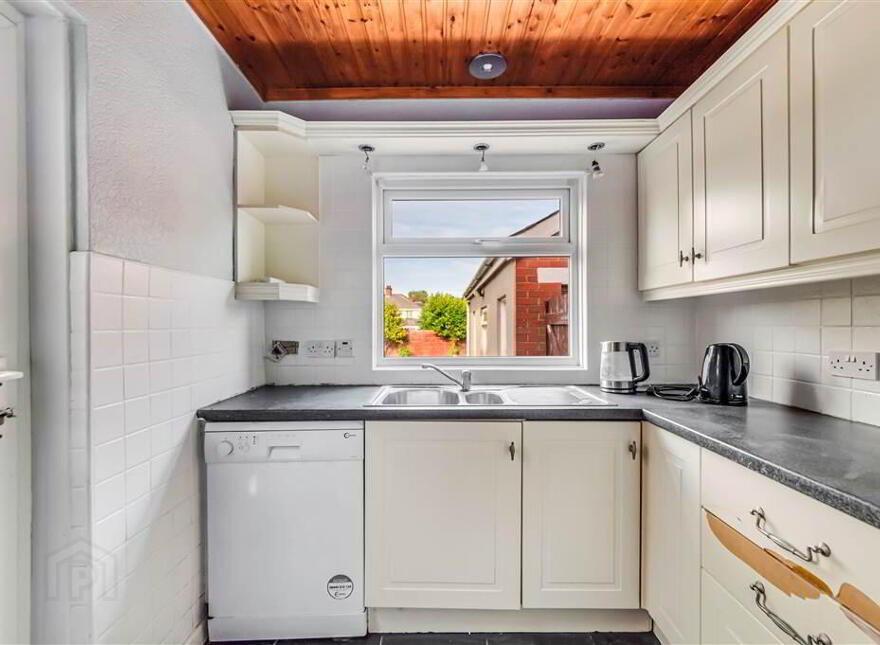 30 Locksley Park, Upper Lisburn Road, Belfast, BT10 0AR