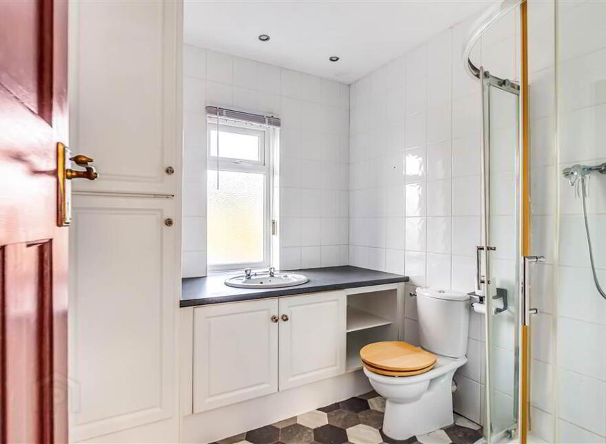 30 Locksley Park, Upper Lisburn Road, Belfast, BT10 0AR