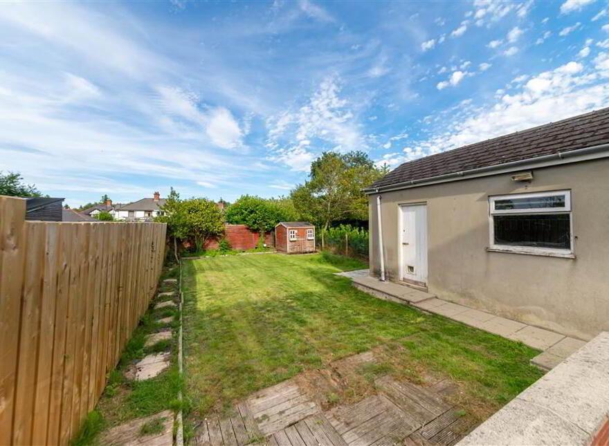 30 Locksley Park, Upper Lisburn Road, Belfast, BT10 0AR