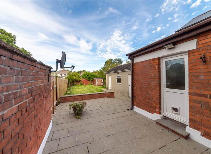 30 Locksley Park, Upper Lisburn Road, Belfast, BT10 0AR