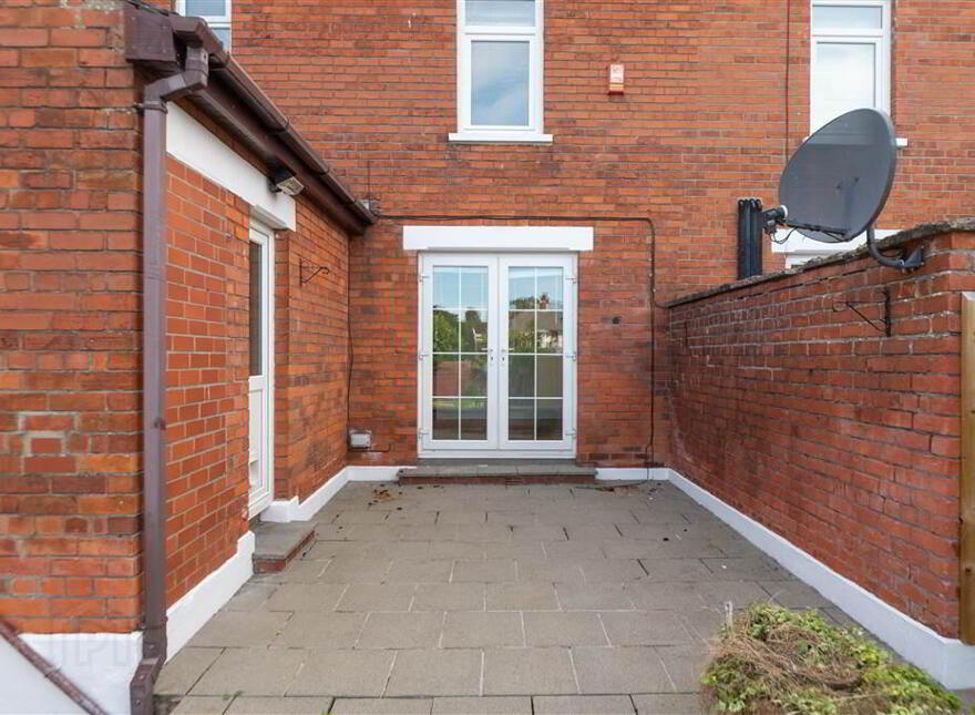 30 Locksley Park, Upper Lisburn Road, Belfast, BT10 0AR