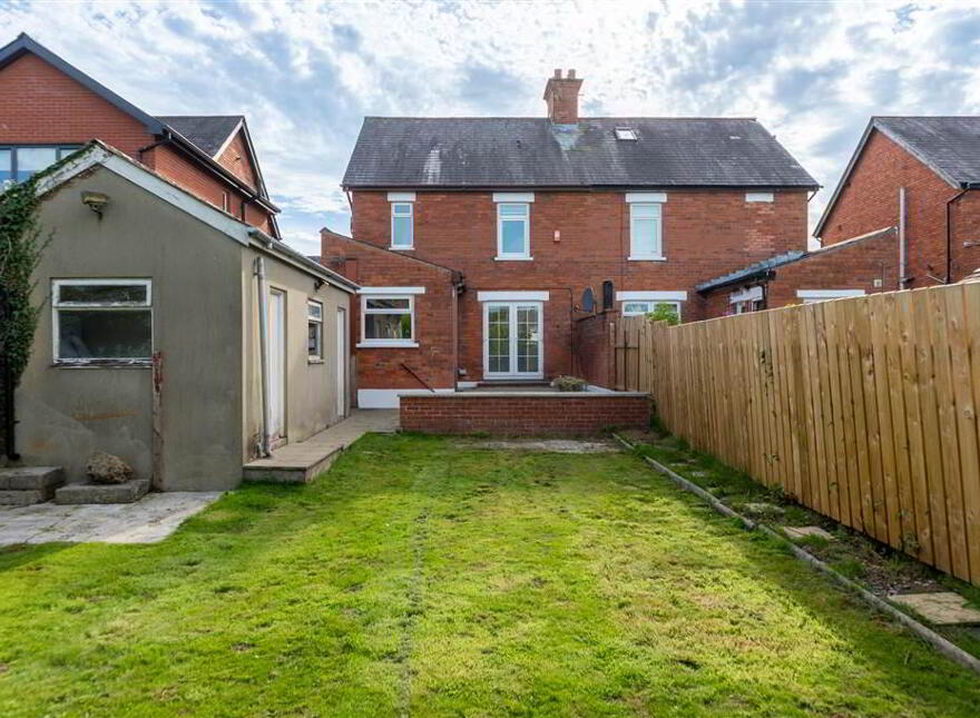 30 Locksley Park, Upper Lisburn Road, Belfast, BT10 0AR