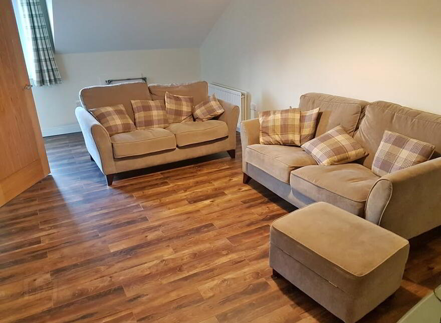 70 Ashley Avenue Apt 2, Belfast, BT9 7BU