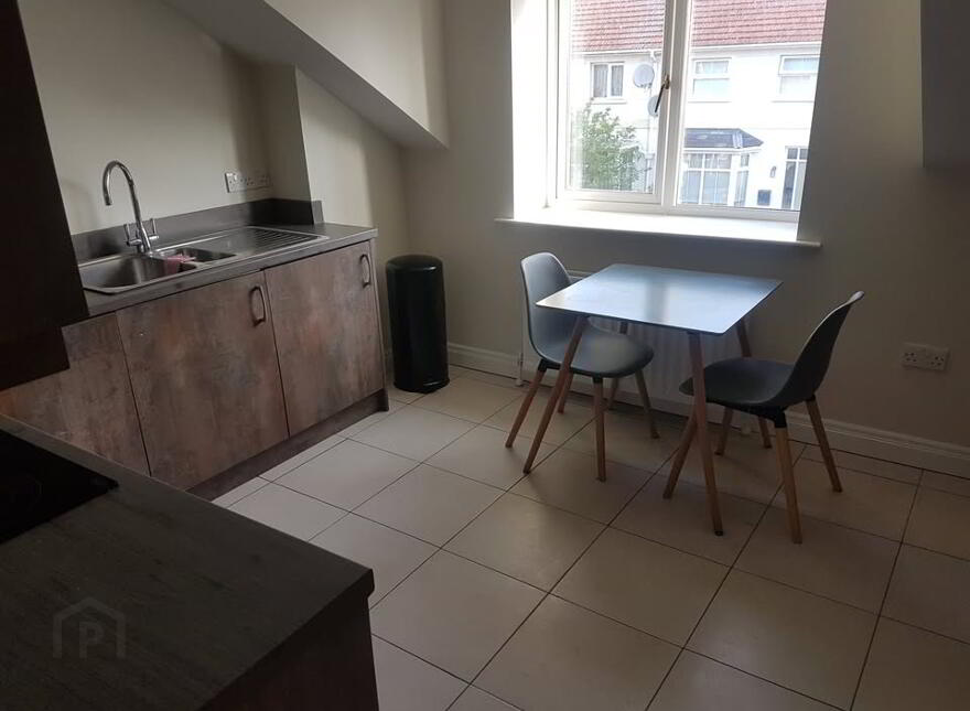 70 Ashley Avenue Apt 2, Belfast, BT9 7BU