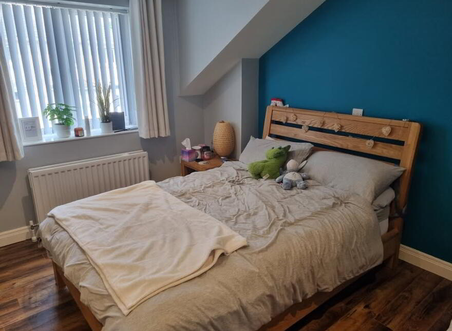 70 Ashley Avenue Apt 2, Belfast, BT9 7BU