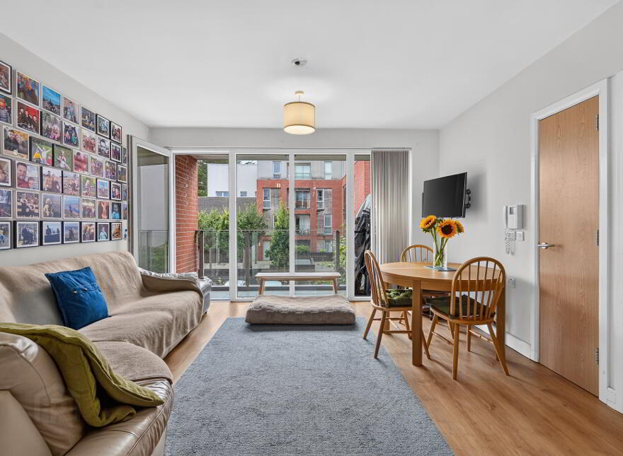 10 The Hull Building, Belfast, BT7 3NE