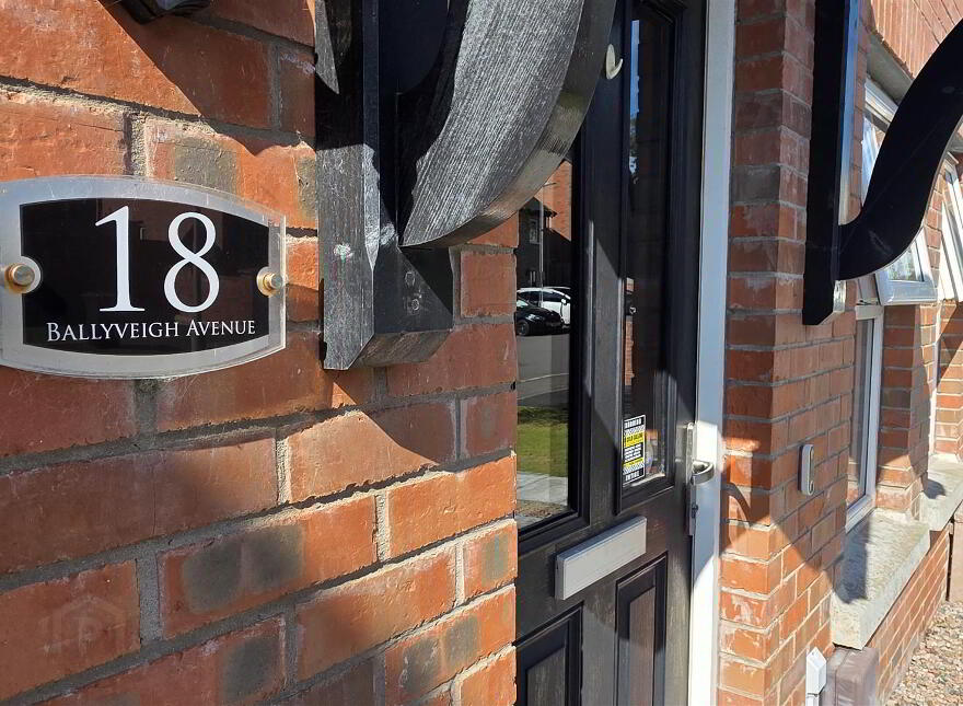 18 Ballyveigh Avenue, Antrim, BT41 2GX