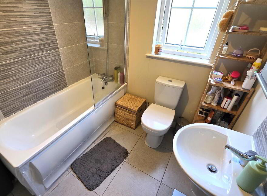 18 Ballyveigh Avenue, Antrim, BT41 2GX