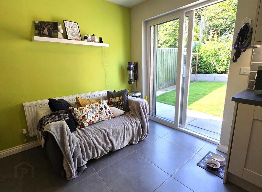 18 Ballyveigh Avenue, Antrim, BT41 2GX
