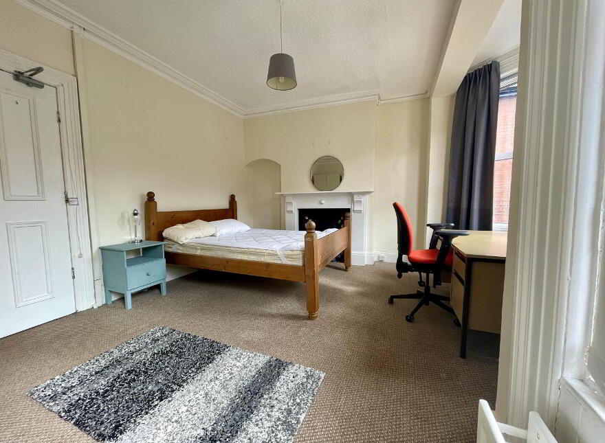 1 Wellington Park Avenue, Belfast, BT9 6DT