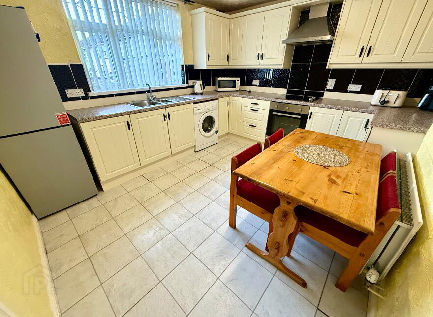 512 Carnhill, Derry, BT48 8BY