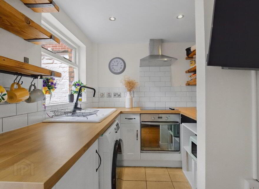 28 Ava Drive, Belfast, BT7 3DW