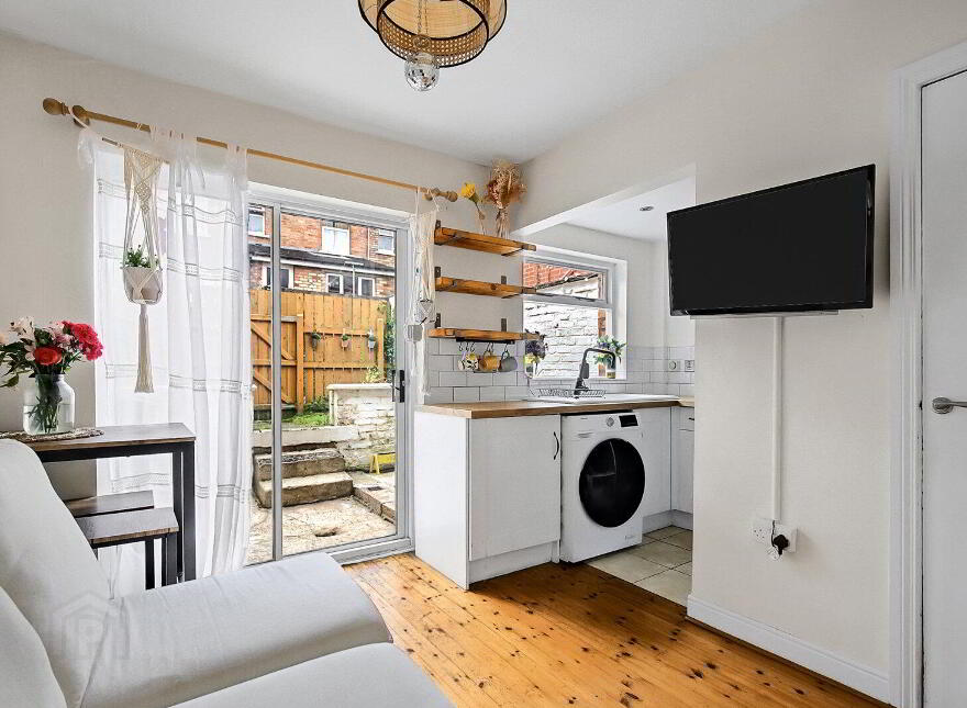 28 Ava Drive, Belfast, BT7 3DW