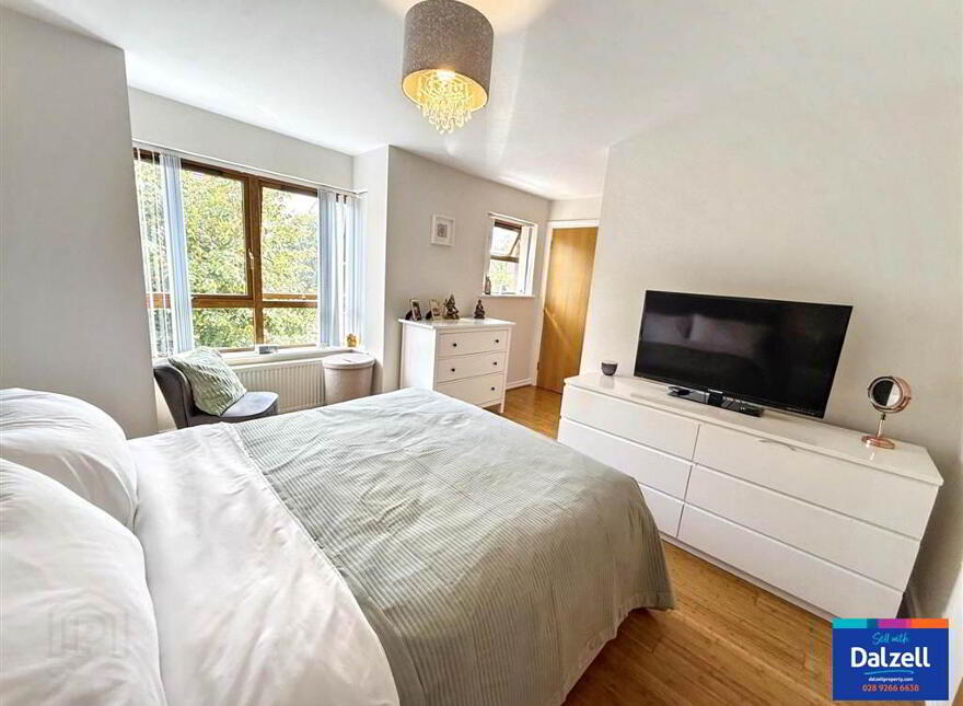 52 Redwood Grove, Dunmurry, Belfast, BT17 9RN