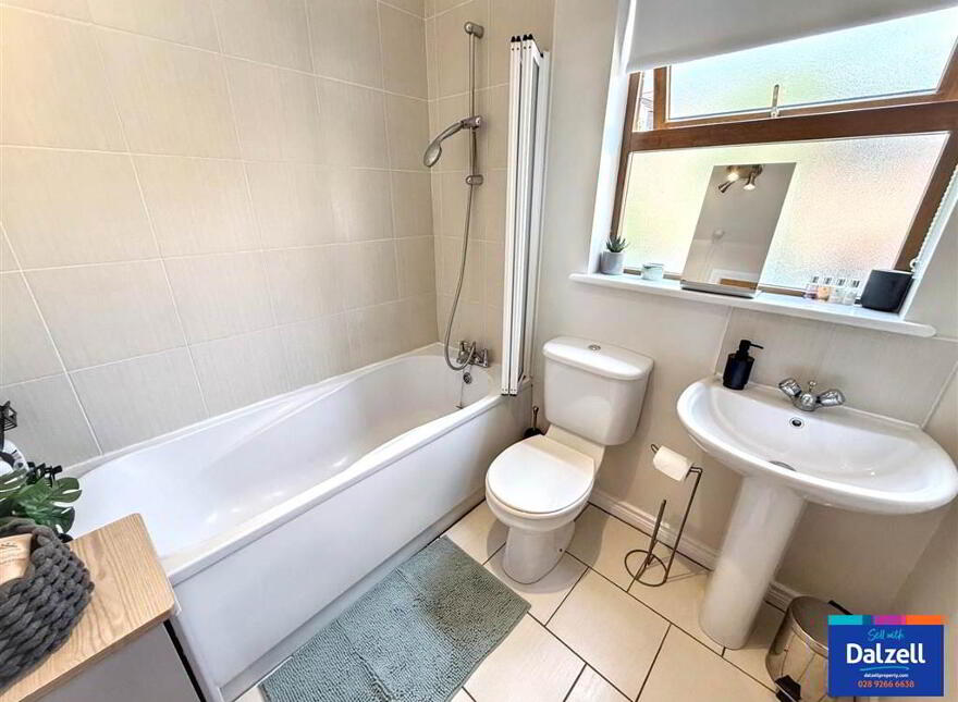 52 Redwood Grove, Dunmurry, Belfast, BT17 9RN