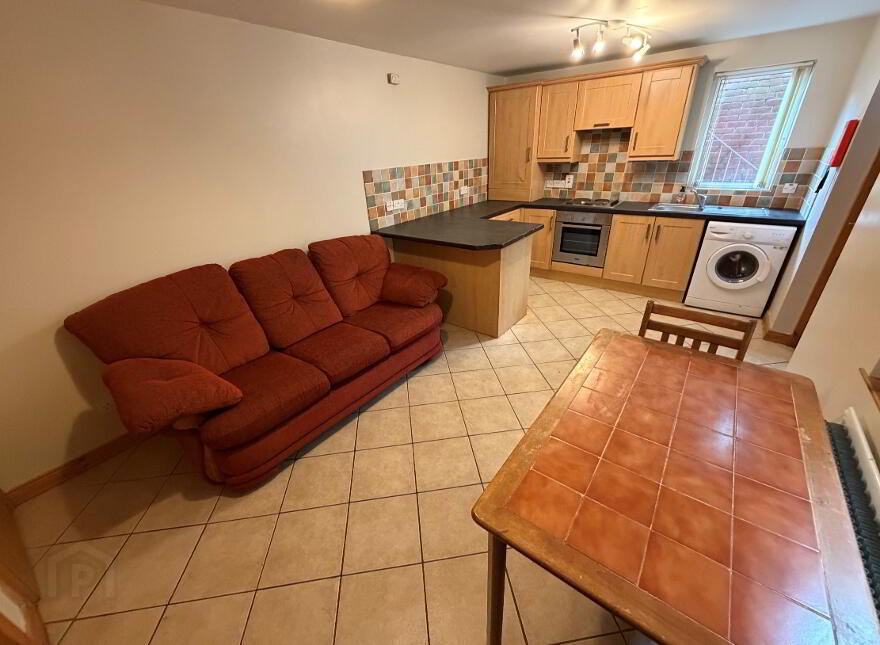 Flat 1, 95 University Avenue, Belfast, BT7 1GX