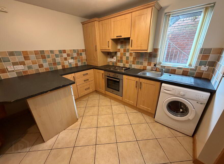 Flat 1, 95 University Avenue, Belfast, BT7 1GX