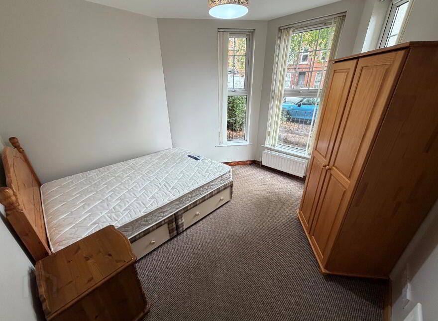 Flat 1, 95 University Avenue, Belfast, BT7 1GX