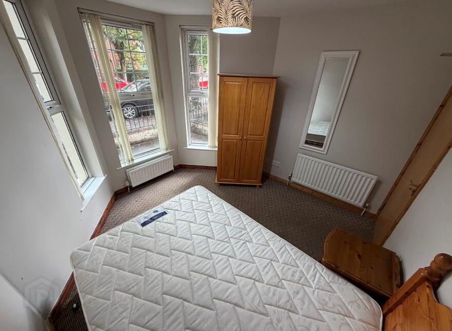 Flat 1, 95 University Avenue, Belfast, BT7 1GX