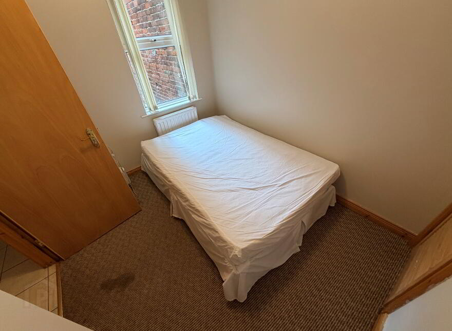 Flat 1, 95 University Avenue, Belfast, BT7 1GX