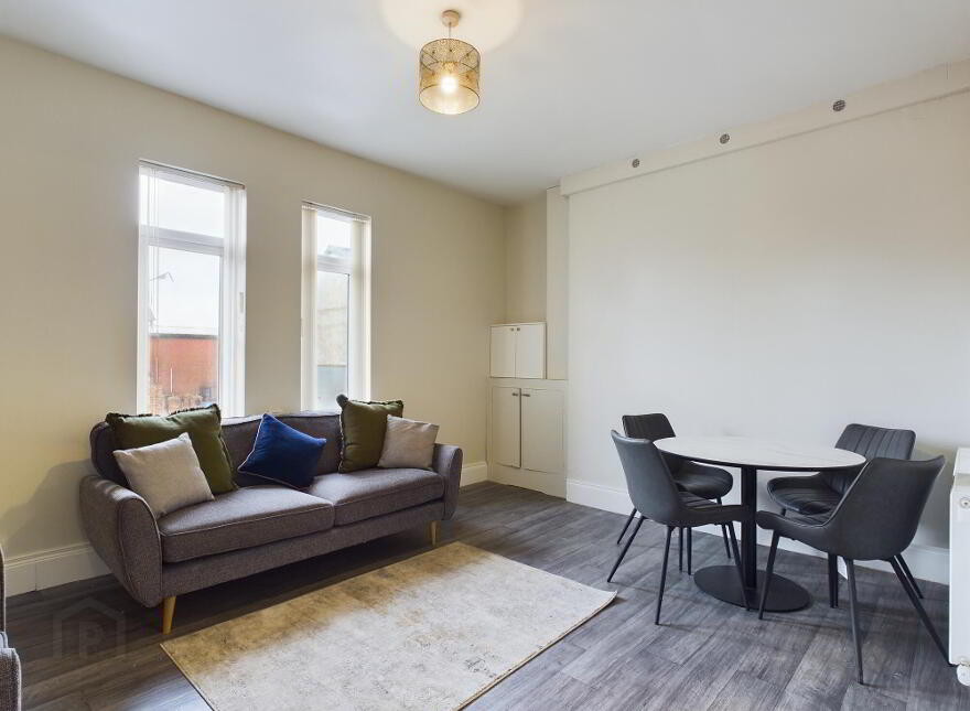 Apt 1, 340 Newtownards Road, Belfast, BT4 1HE