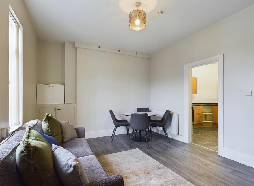 Apt 1, 340 Newtownards Road, Belfast, BT4 1HE