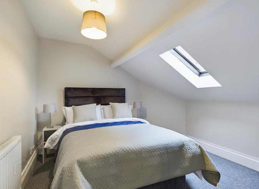 Apt 1, 340 Newtownards Road, Belfast, BT4 1HE