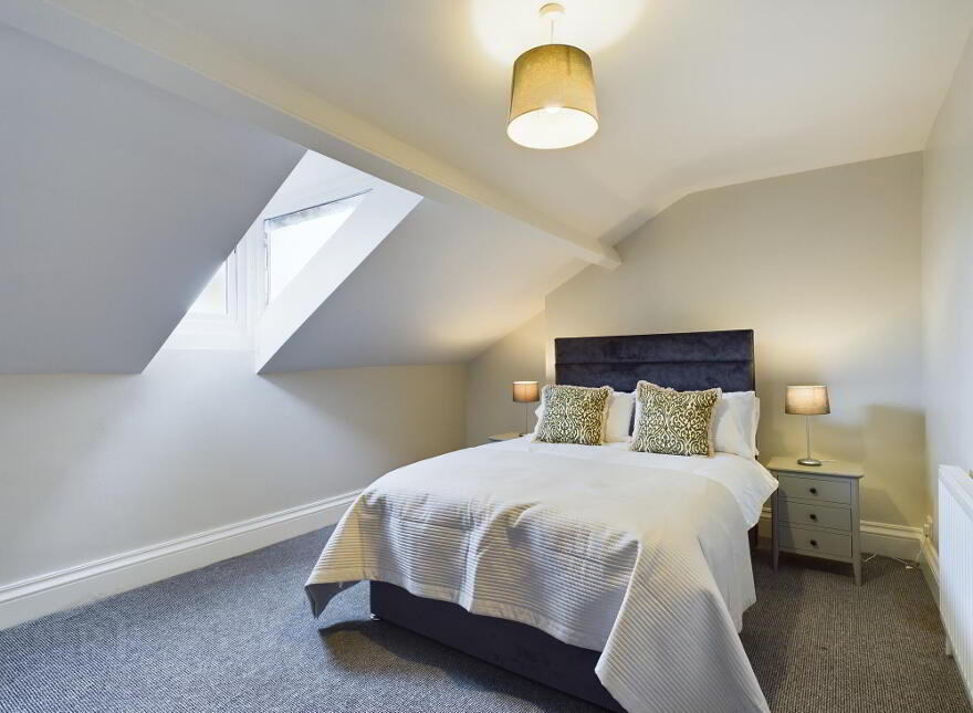 Apt 1, 340 Newtownards Road, Belfast, BT4 1HE