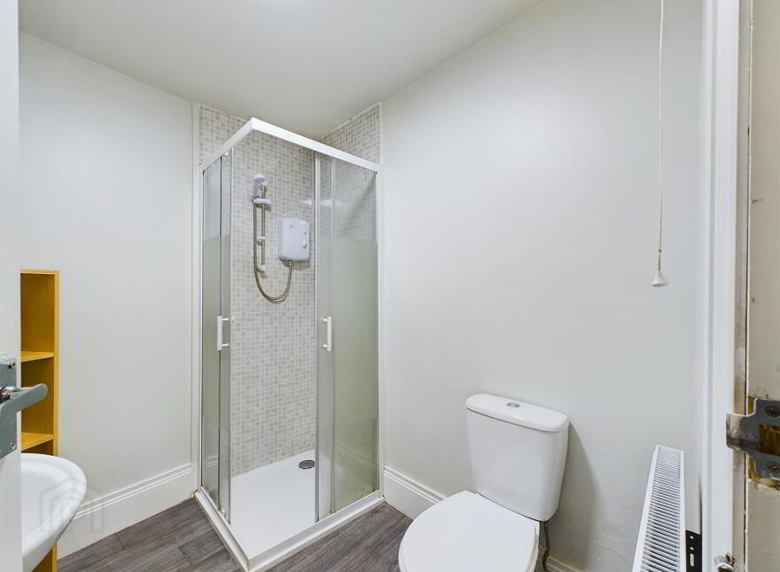 Apt 1, 340 Newtownards Road, Belfast, BT4 1HE
