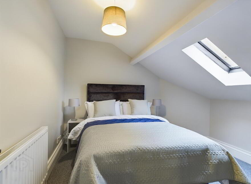 Apt 1, 340 Newtownards Road, Belfast, BT4 1HE
